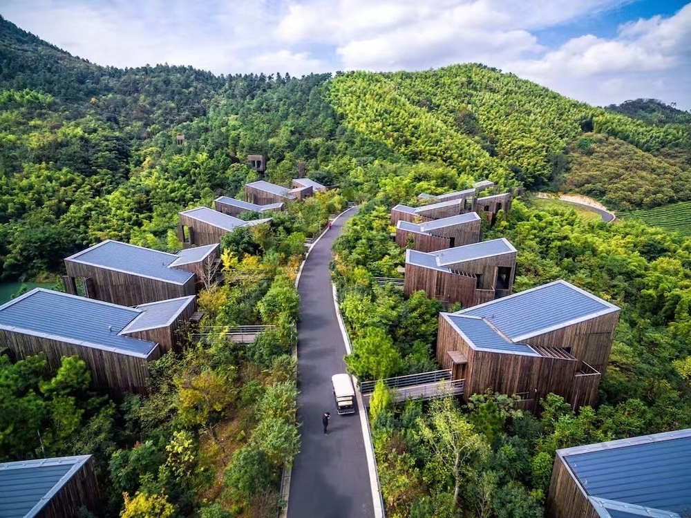 Meijie Mountain Hotspring Resort
