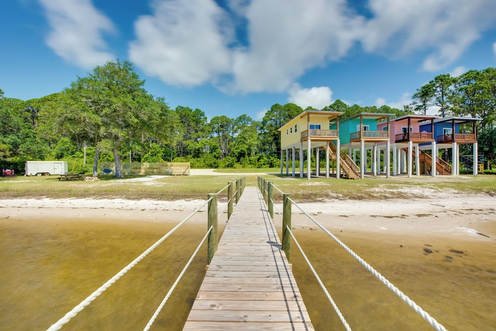 Beachfront Cottage w/ Dock on Florida Gulf Coast