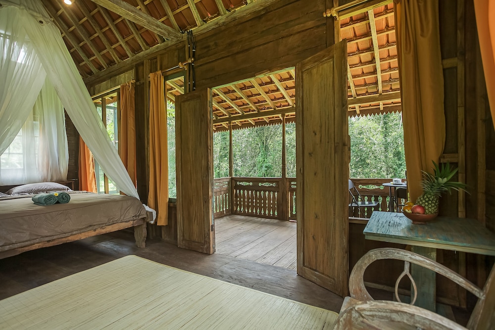 Tepi Sawah Lodge
