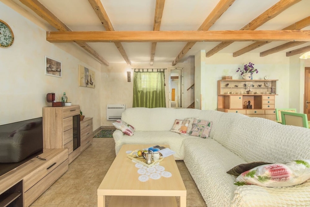 Ideal House for Family - Free Bikes - Pet Friendly view 2