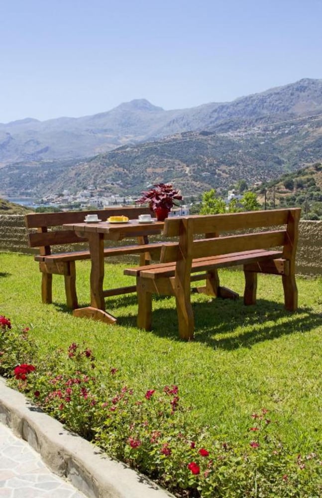 Anthos Apartments