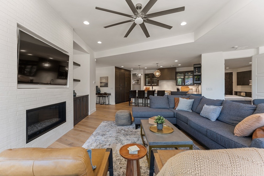 The Yucca Flower #11 3 Bedroom Home