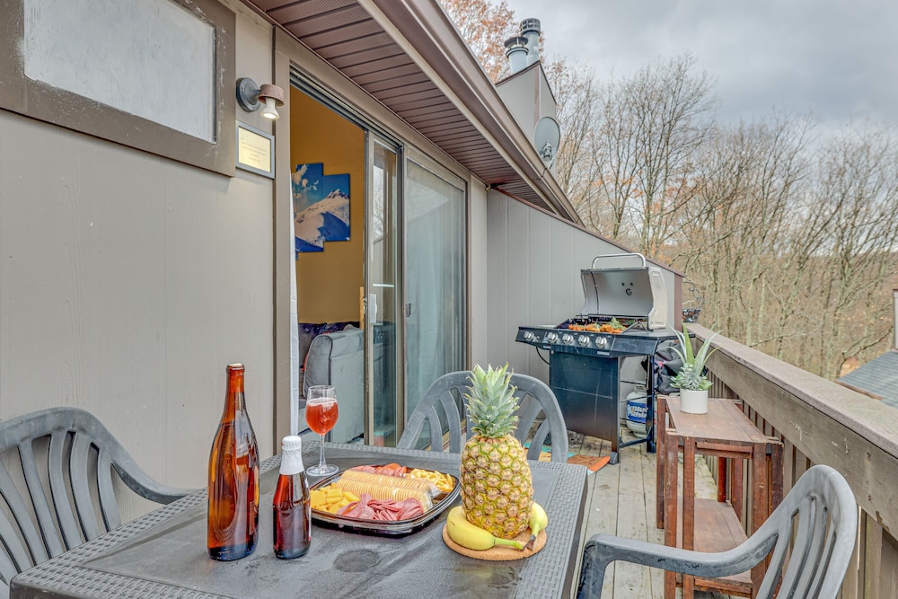 Pocono Paradise Ultimate Camelback Getaway 4 Bedroom Townhouse