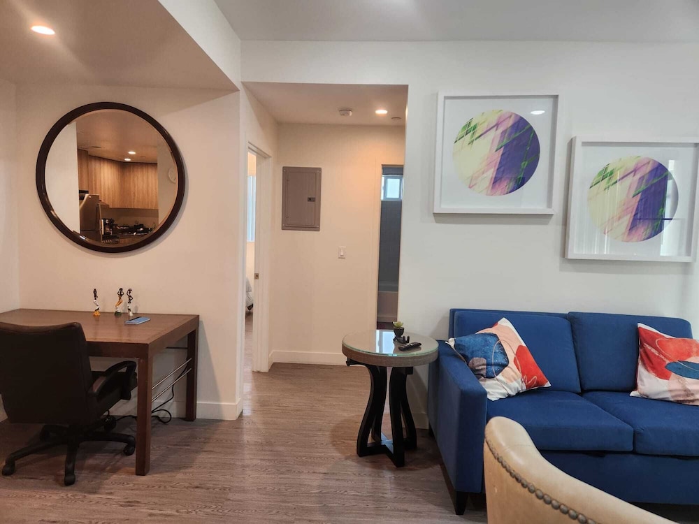 Urban Chic Apart-Hotels in Central LA