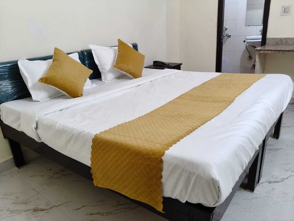 Hotel Viraj Residency