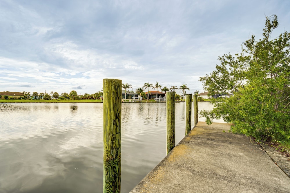 10 Mi to Beaches: Modern Retreat in Port Charlotte
