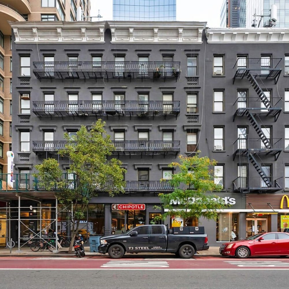 1290-7 New Renovated 2 Bedrooms in UES