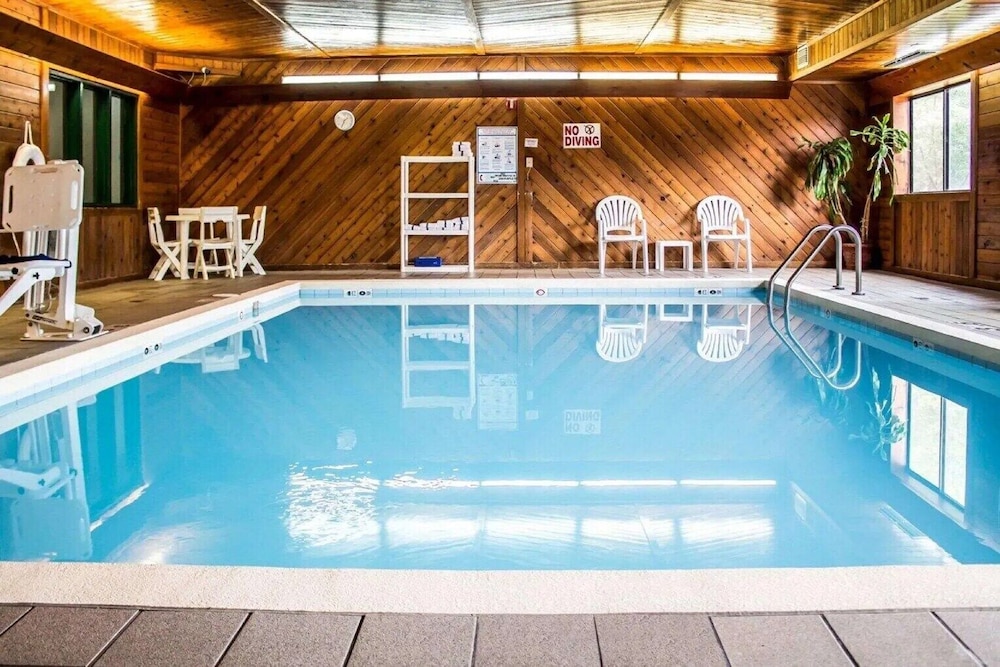 GrandStay Hotel & Suites