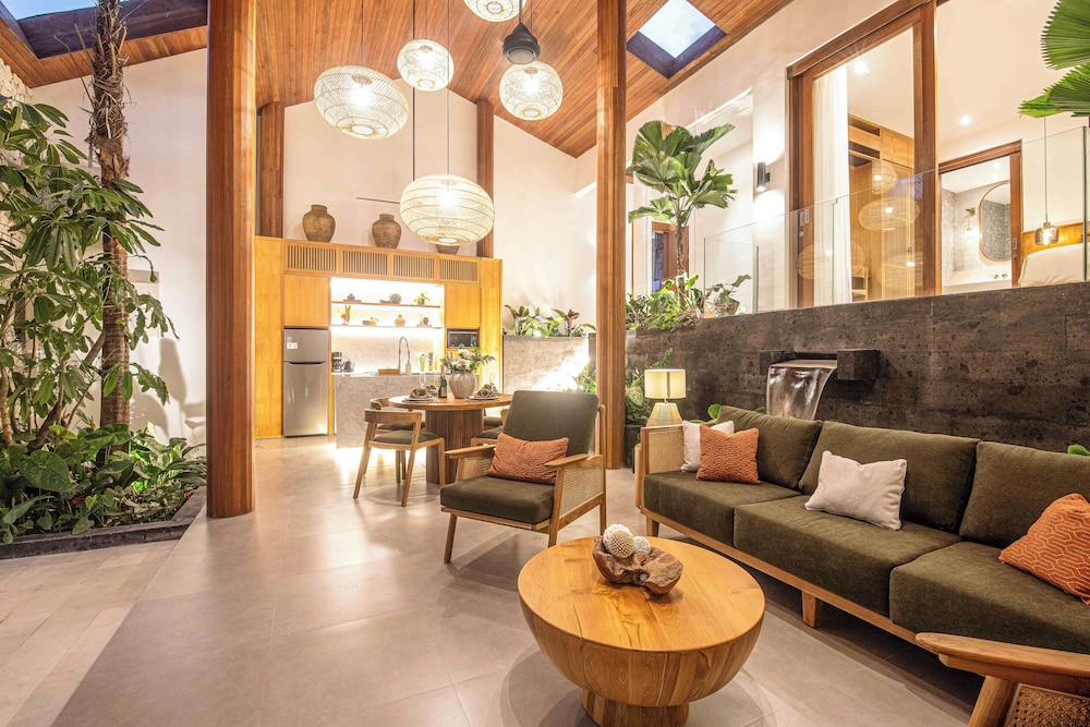 Luxury 2BR Retreat Jungle View Near Ubud Center