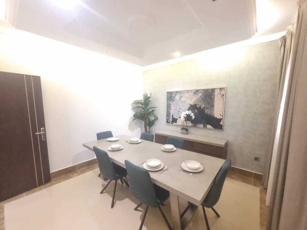 Hometel Khozama Jed