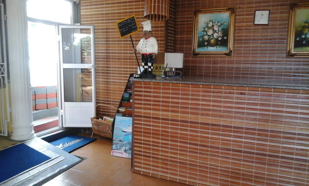 Sun 7 Guest House-Hotel
