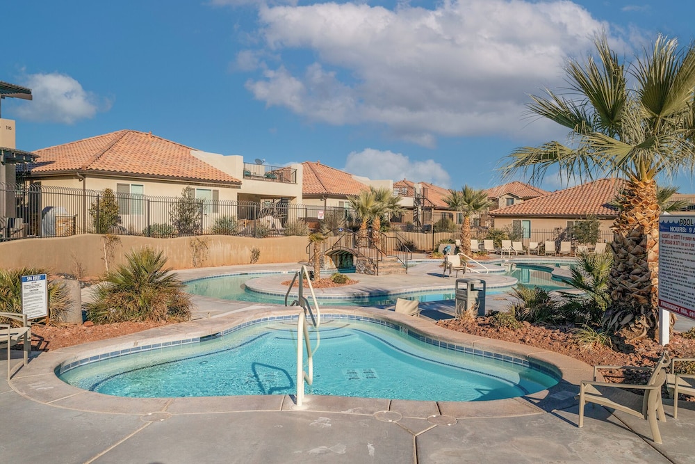 Paradise Village by Cloud Dream Homes