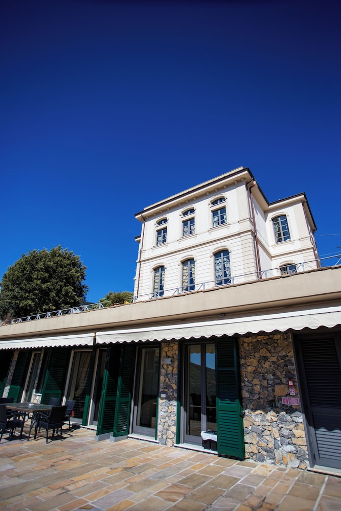 Mira-mare Apartments & Suites