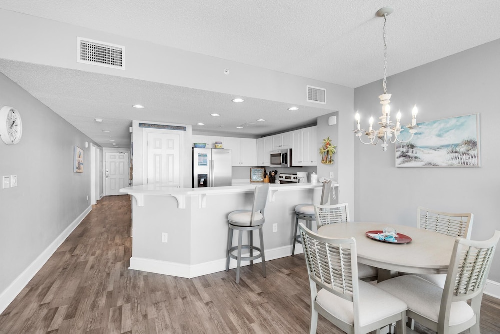 Majestic Beach Towers 2-803 view 4