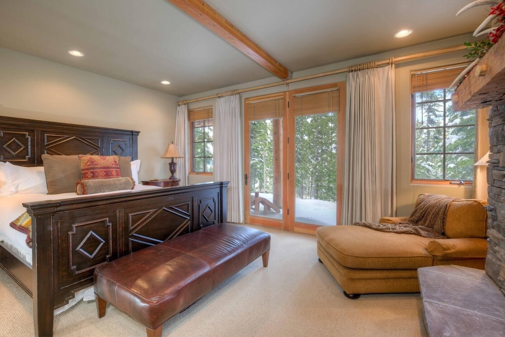 7 Gambler 4 Bedroom Home by Moonlight Basin Lodging view 4