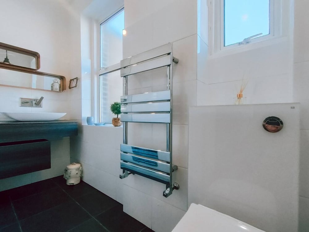The Twickenham Apartment Near Strawberry Hill
