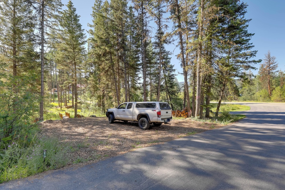 Day Trip to Glacier NP: Nature-packed Cabin!