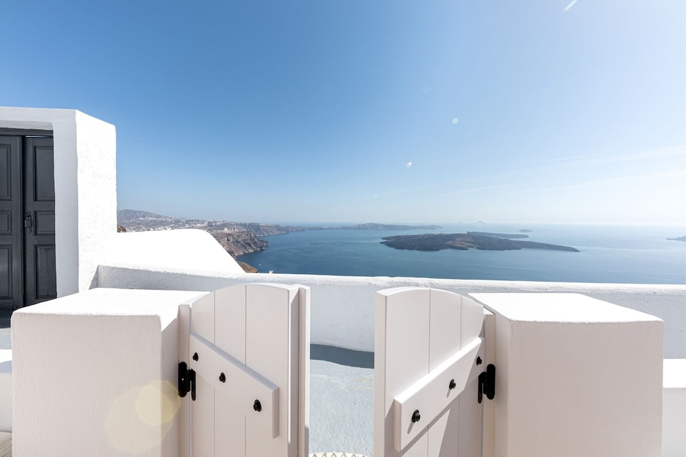 Calderas Hug & Panoramic Sea View Suites view 3