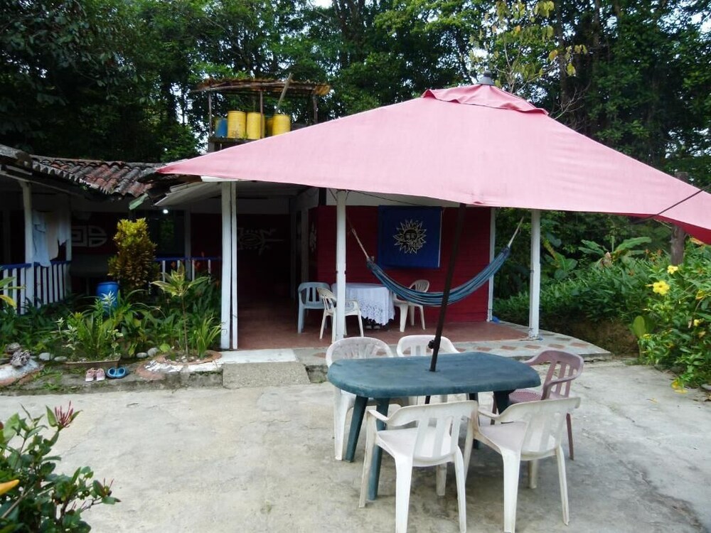 Wira Pora Hostal