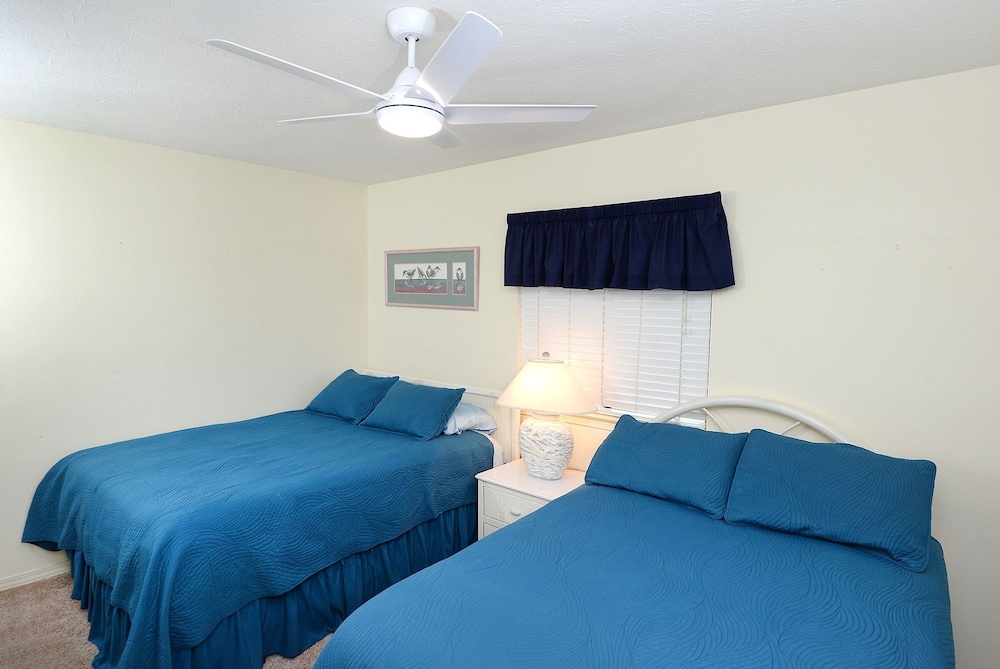 133 West Leslie Lane 2 Bedroom Townhouse