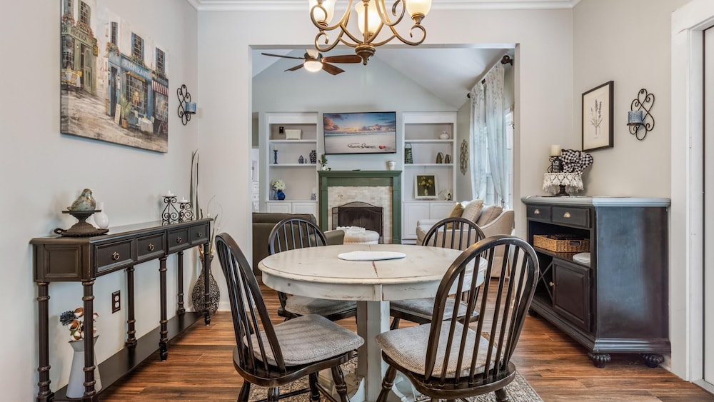 Southern Charm by Southern Vacation Rentals