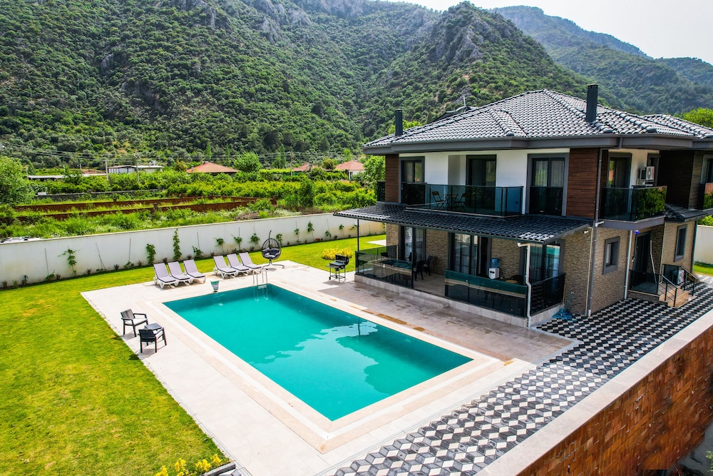 VILLA SEMI en Ortaca