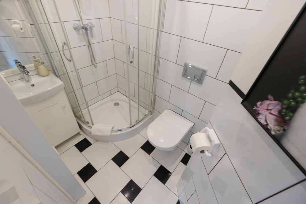 UNIT Short Rent Apartment by Warsaw Metro Station