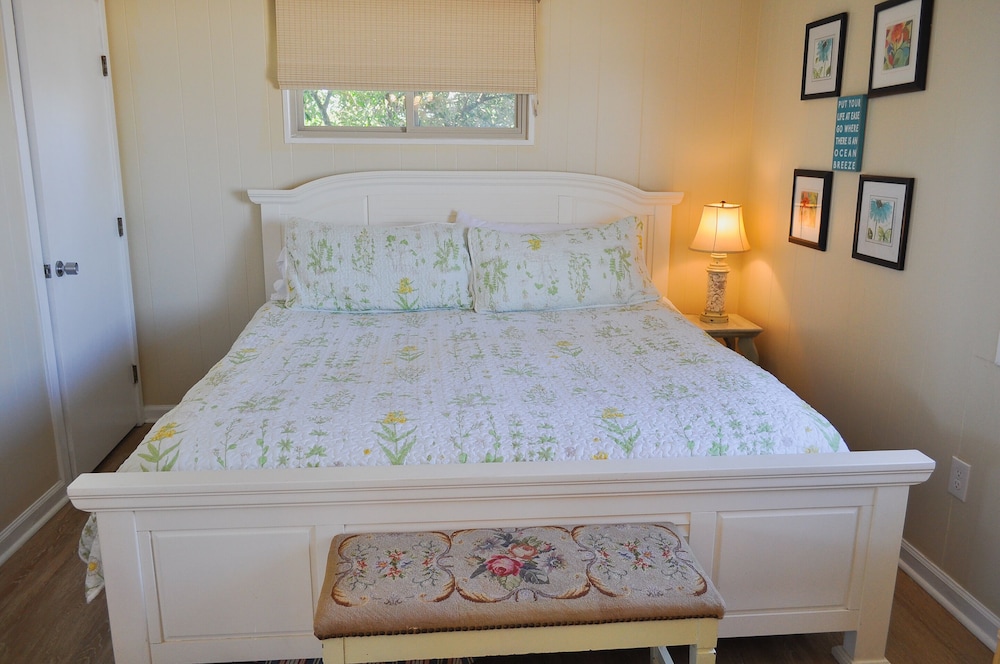Sunray Cottage by Topsail Realty