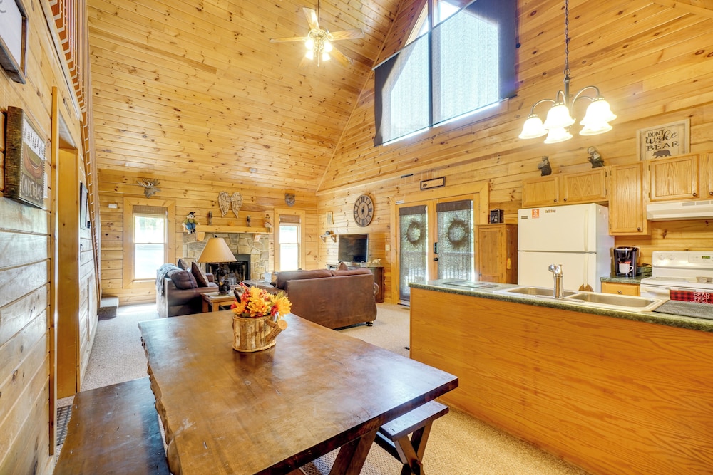 Walk to Douglas Lake: Cabin w/ Private Hot Tub!