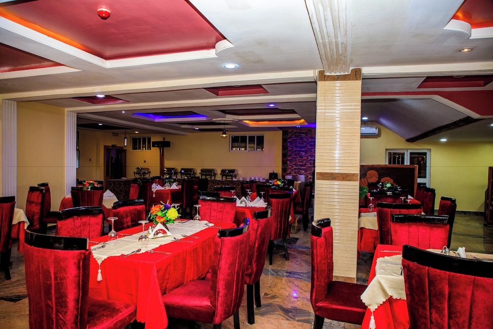 Villa Hilton Hotels & Apartments