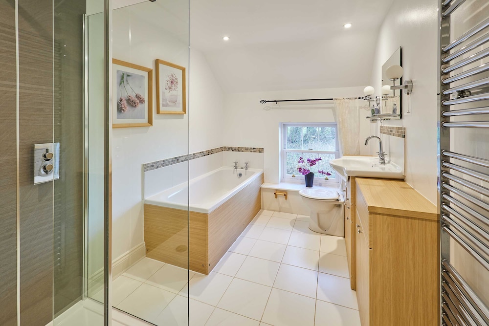 Host Stay Newton Cottage