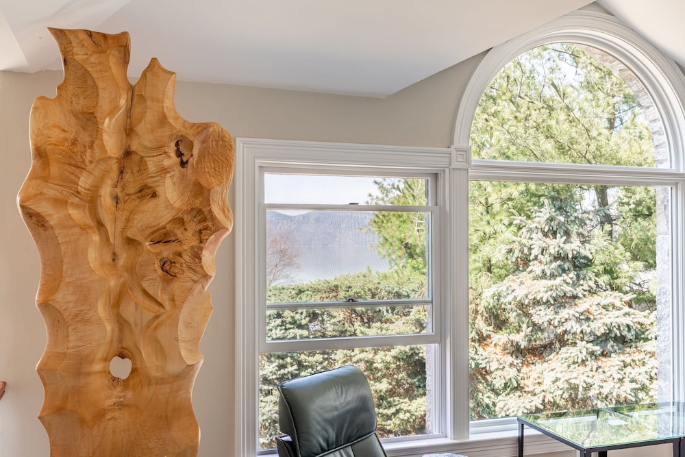 Hudson River Views Firepit Patio Dog Run Game Room Stone Manor