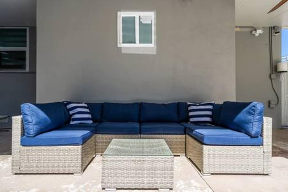 600 SW 31st Ave Pool Patio 4 Queen Beds Sleep 8 Parking
