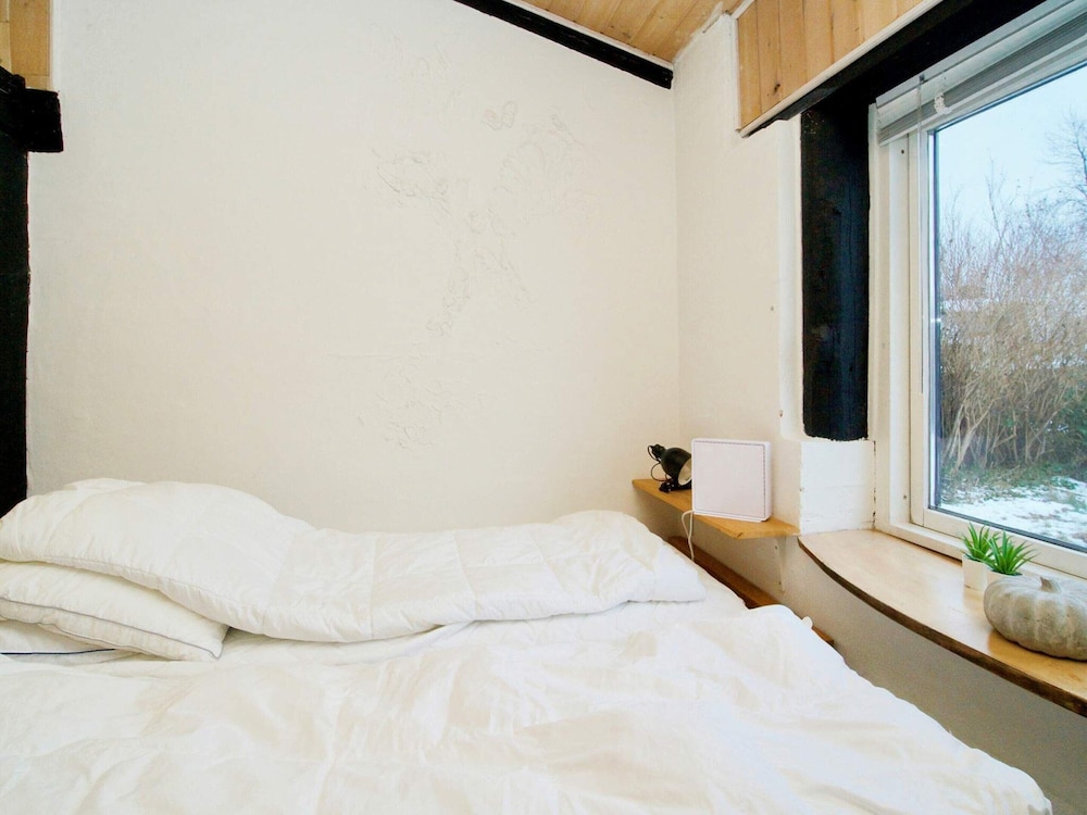 Charming Harbor Cottage-by Traum view 5
