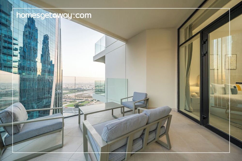 Chic 1BR at the Canal Business Bay