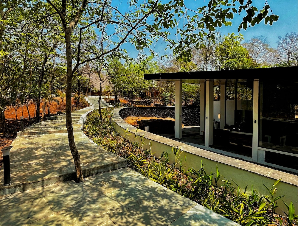 Bird's Nest Resort - Shahapur