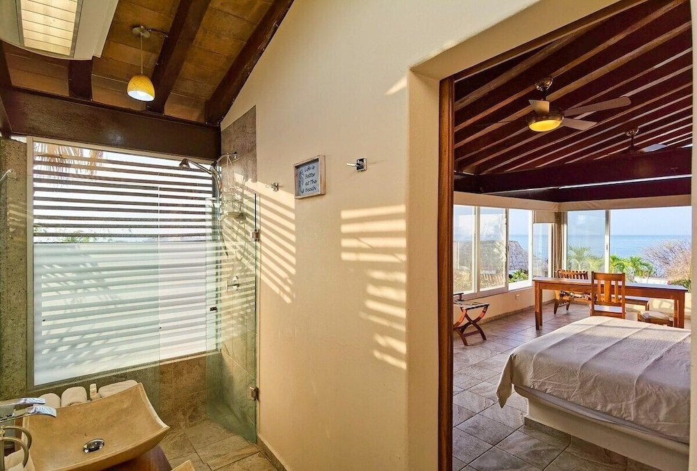 Villa Bellavista 1 Huatulco view 2