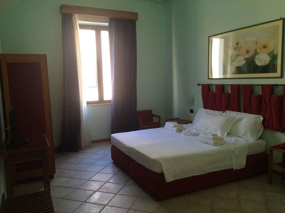Hotel Miramare en Otranto — bedroom