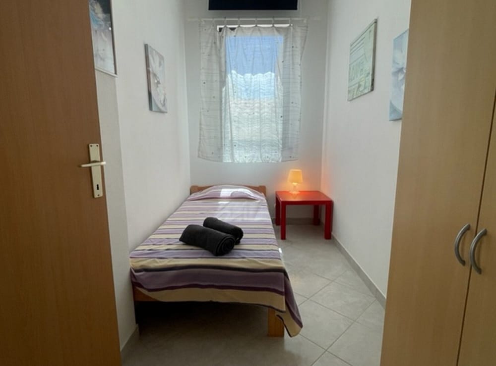 Appealing Apartment With Garden