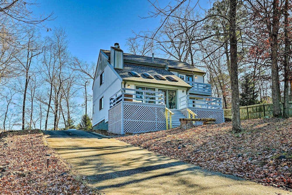 Near Ouachita River: Home w/ Deck in Hot Springs view 4