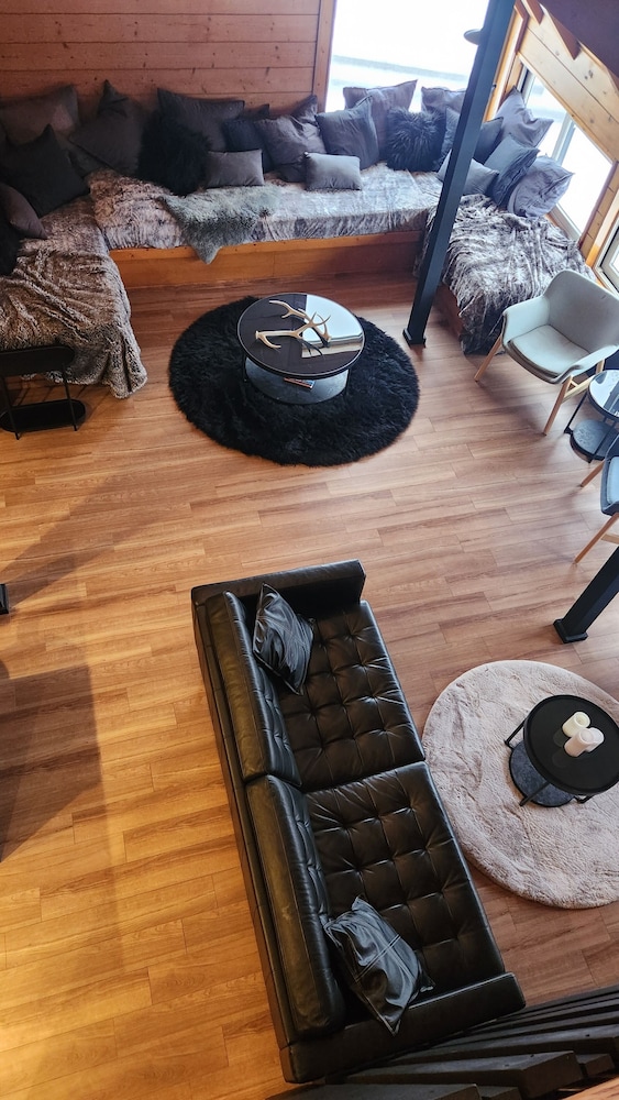 Hooting Owl Lodge