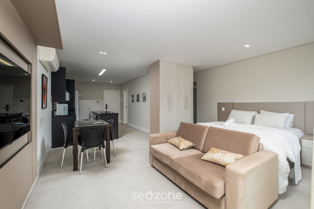 Elus - Building With Rooftop Pool 350m From the Beach!