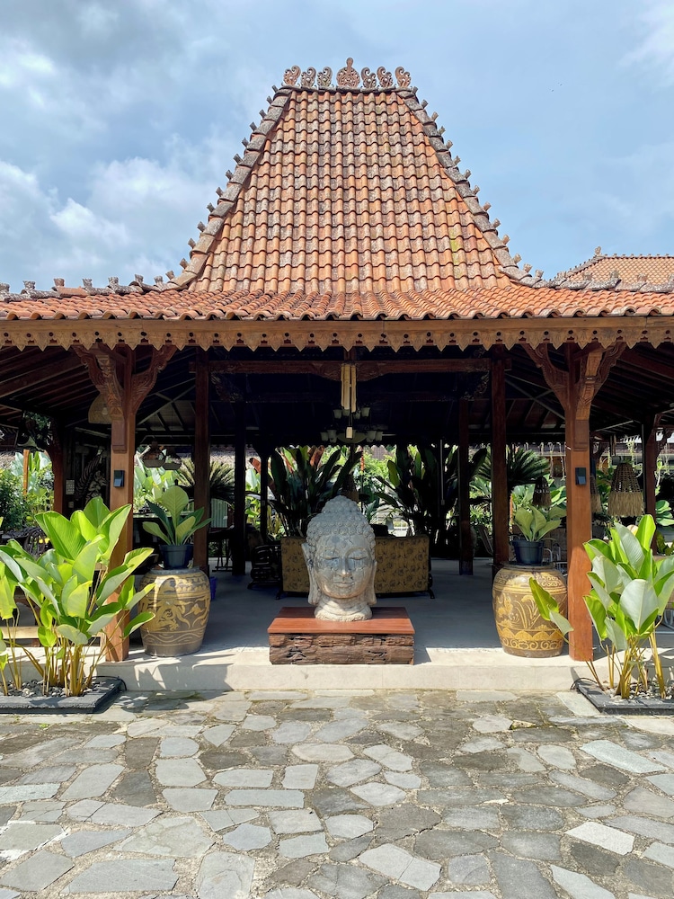 Omnni Villa Borobudur