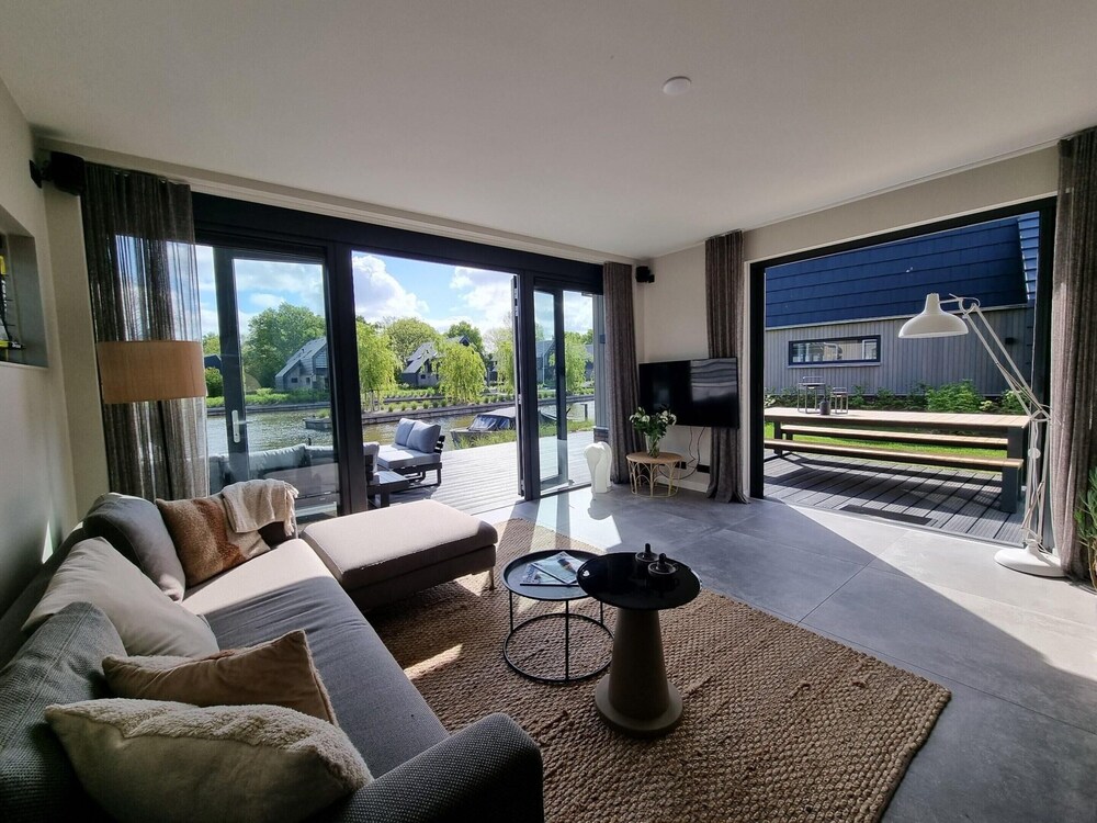 Villa in Balk With Private Jetty on Slotermeer