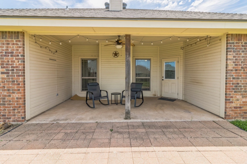 Gorgeous 4br Dakota Springs Home 3 Bedroom Home