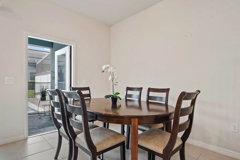 5-br Townhouse With Pool, Games, Disney