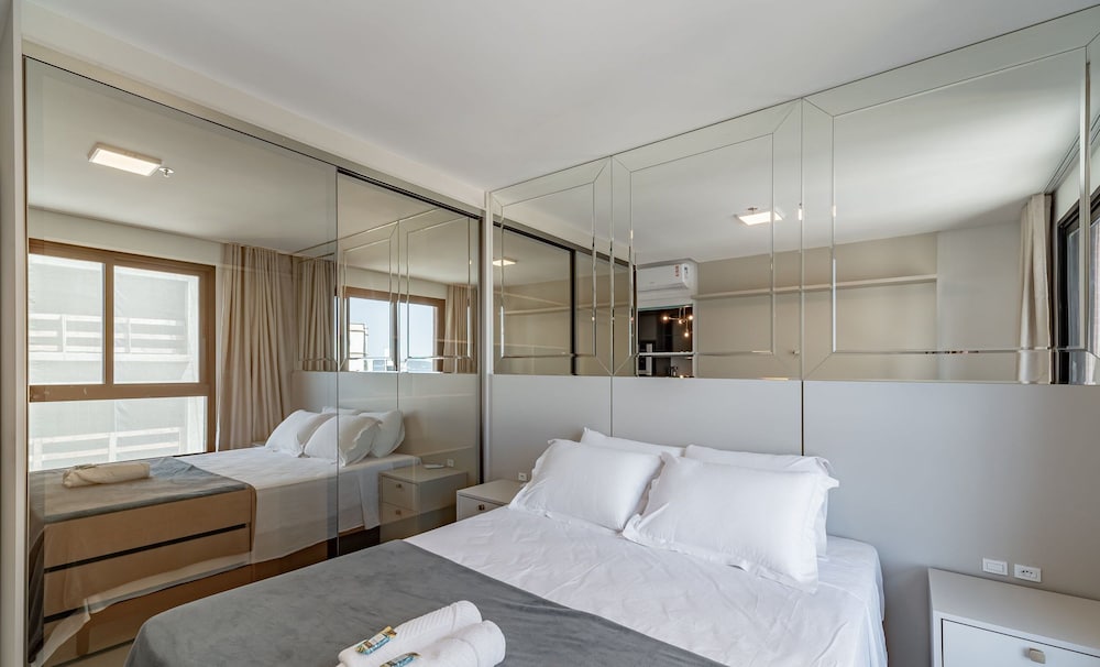 MHF II Apts Variados em Prédio com Vista para o Mar em Itapema