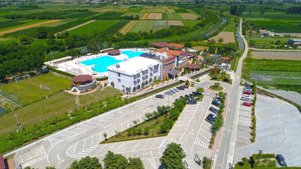 Gardenland Resort