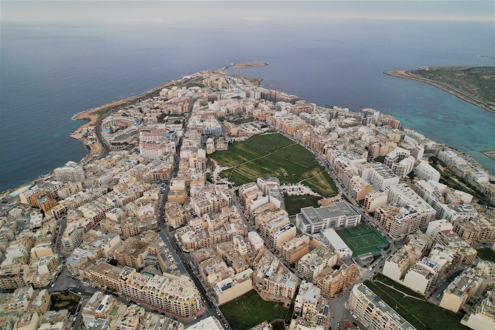 Palm Modern Apart 200mt From Sea Qawra photo 3