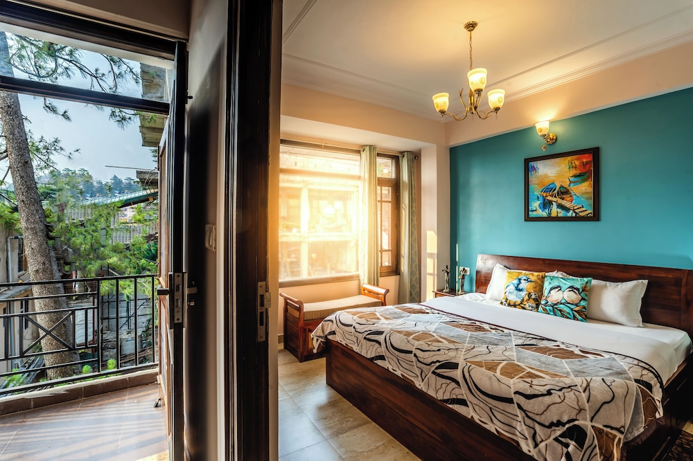 The Sunset Abode Shimla 4BR Valley Views